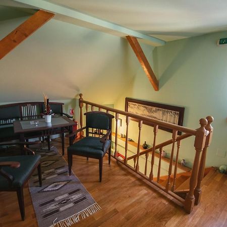 Voeroes Guest House Tîrgu Secuiesc Eksteriør bilde