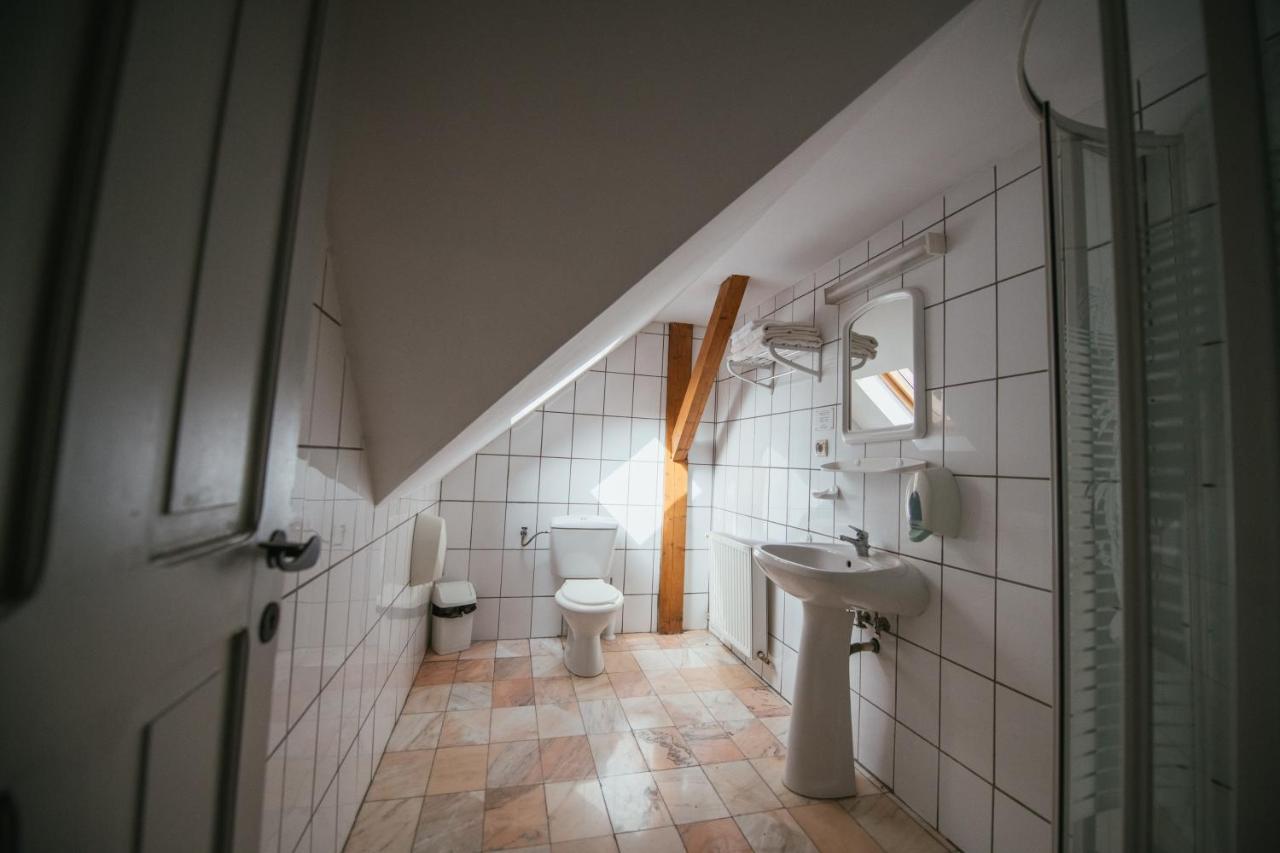Voeroes Guest House Tîrgu Secuiesc Eksteriør bilde
