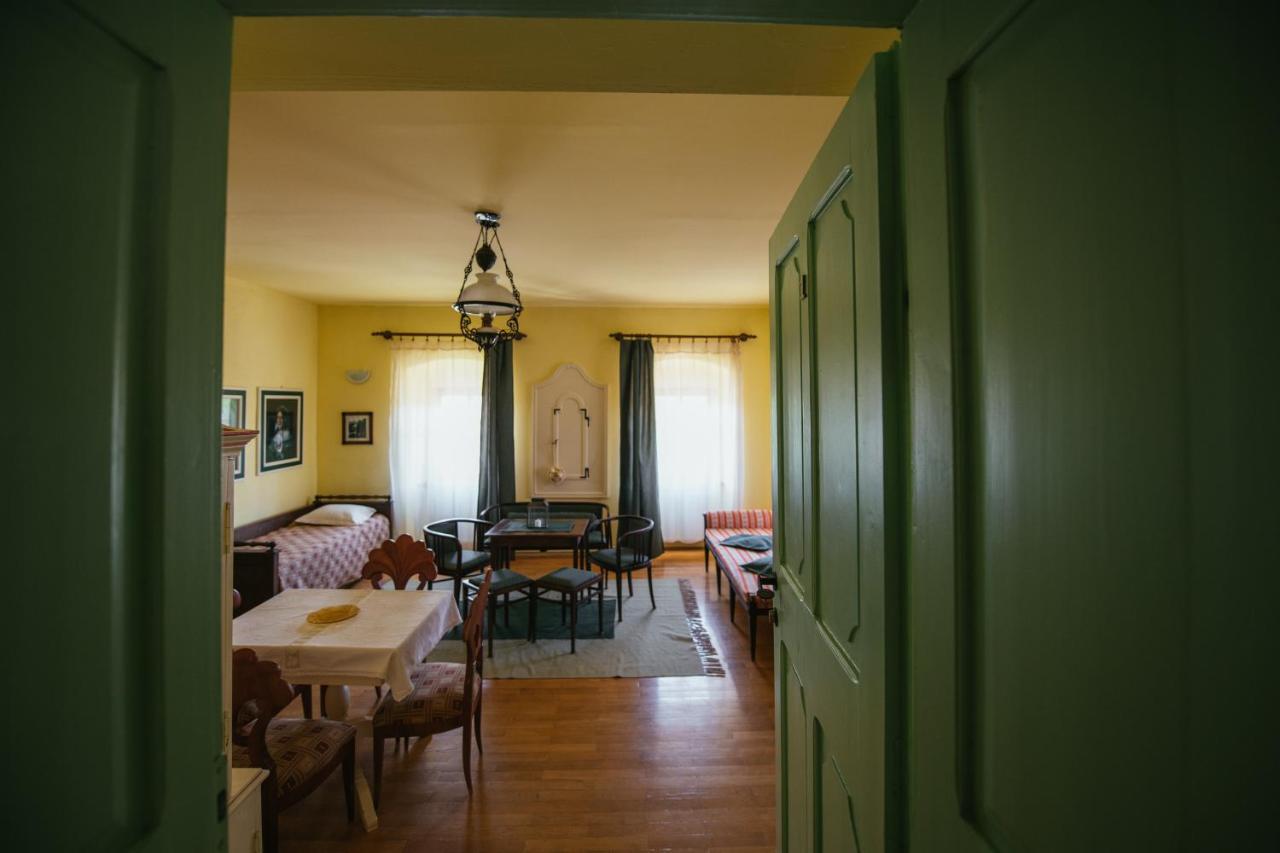 Voeroes Guest House Tîrgu Secuiesc Eksteriør bilde