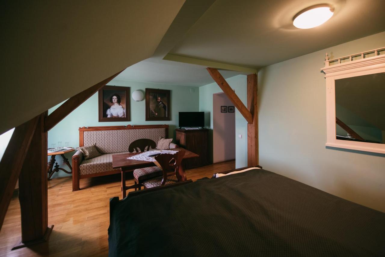 Voeroes Guest House Tîrgu Secuiesc Eksteriør bilde